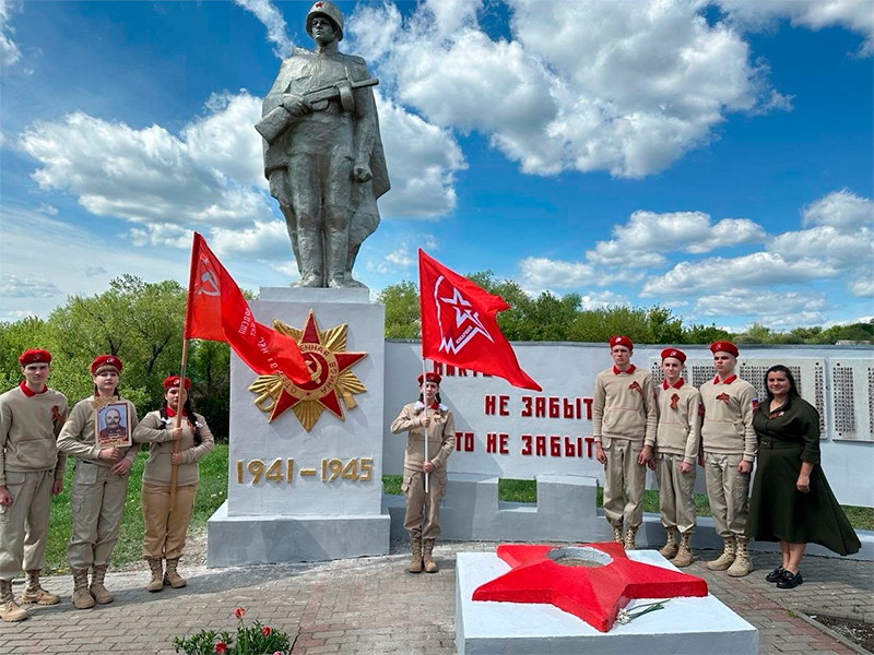 Лучший руководитель юнармейского отряда.